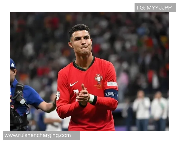 退役足球巨星身材走样难逃发福困境再度引发球迷热议